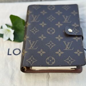 Louis Vuitton Gray Agenda 2011 Diary